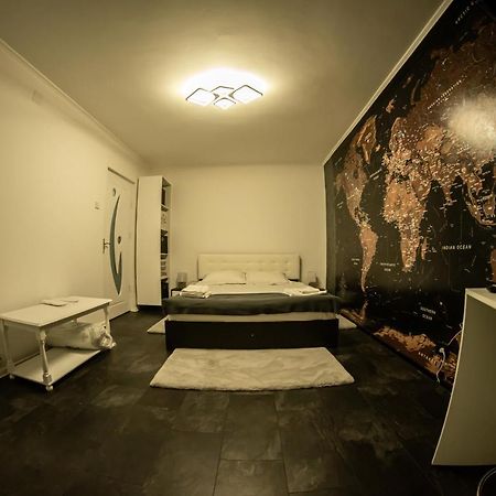 Studio Six Continents Petroşani Exterior foto